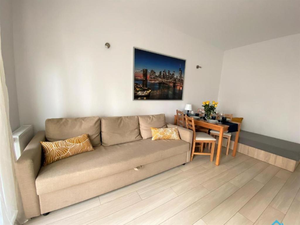 Milky Apartment With Balcony - 3 Km To Baltic Sea 그단스크 외부 사진